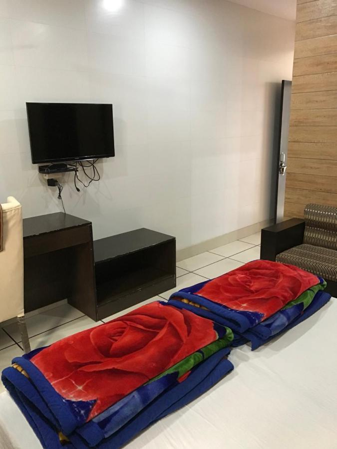 纳特拉吉酒店 Bulandshahr 外观 照片