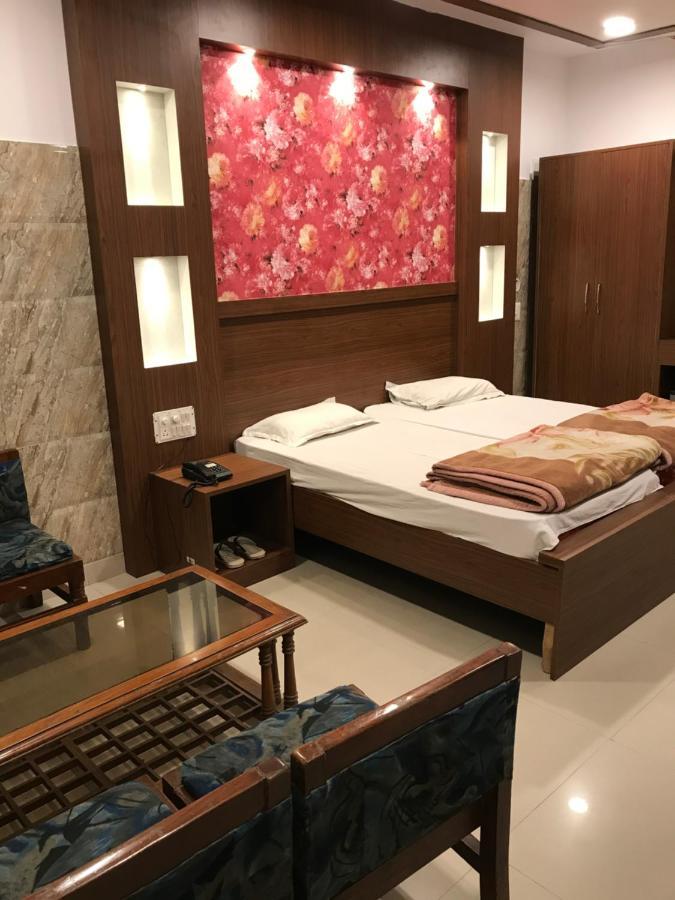 纳特拉吉酒店 Bulandshahr 外观 照片