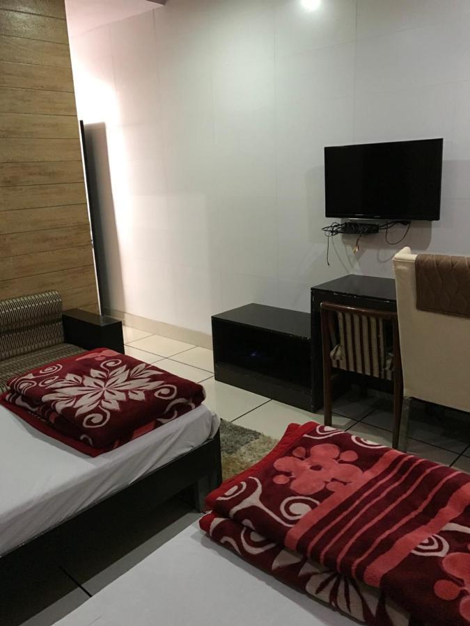 纳特拉吉酒店 Bulandshahr 外观 照片