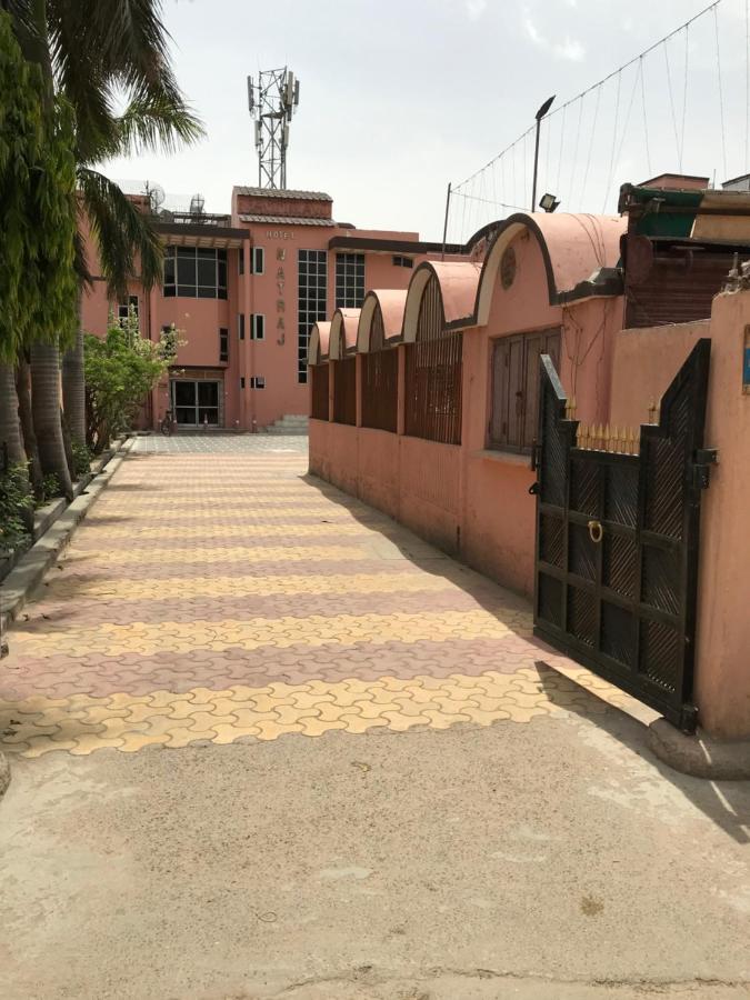 纳特拉吉酒店 Bulandshahr 外观 照片
