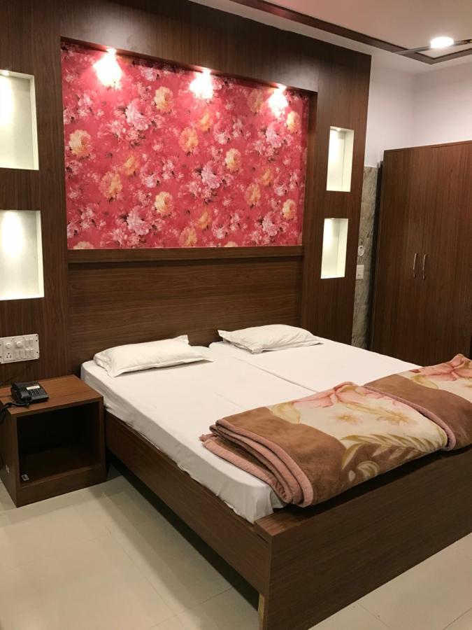 纳特拉吉酒店 Bulandshahr 外观 照片